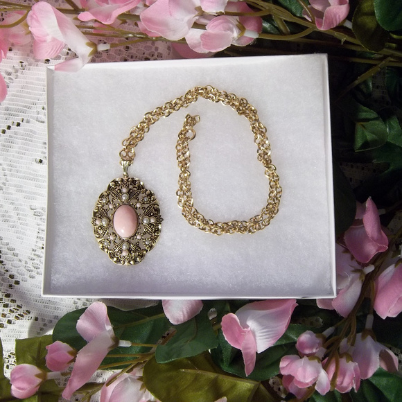 Avon Jewelry - Avon Gold-Tone Necklace